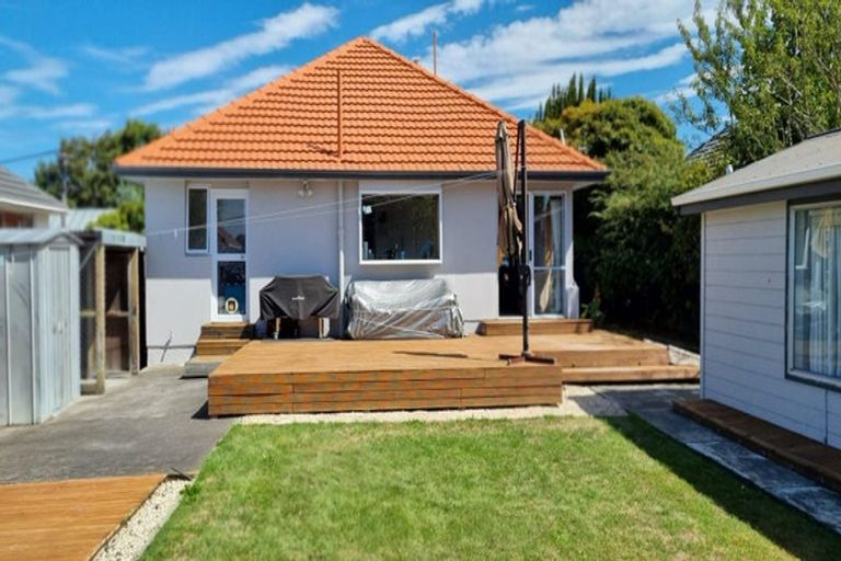 Photo of property in 12 Sledmere Street, Burnside, Christchurch, 8053