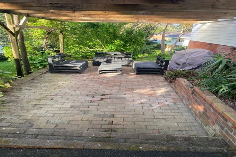 Photo of property in 96 Lantana Road, Green Bay, Auckland, 0604