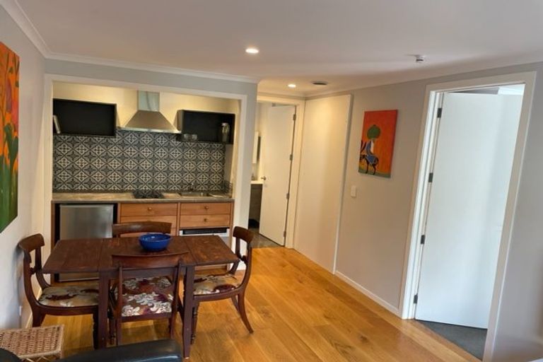 Photo of property in 26 The Terrace, Herald Island, Auckland, 0618