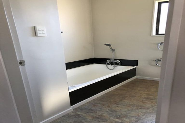 Photo of property in 15 Fenchurch Grove, Stokes Valley, Lower Hutt, 5019