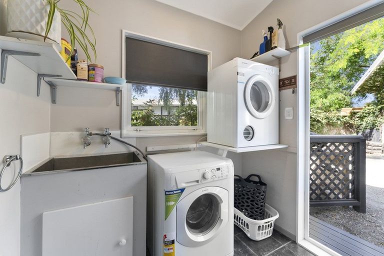 Photo of property in 15 Robert Grove, Paraparaumu, 5032