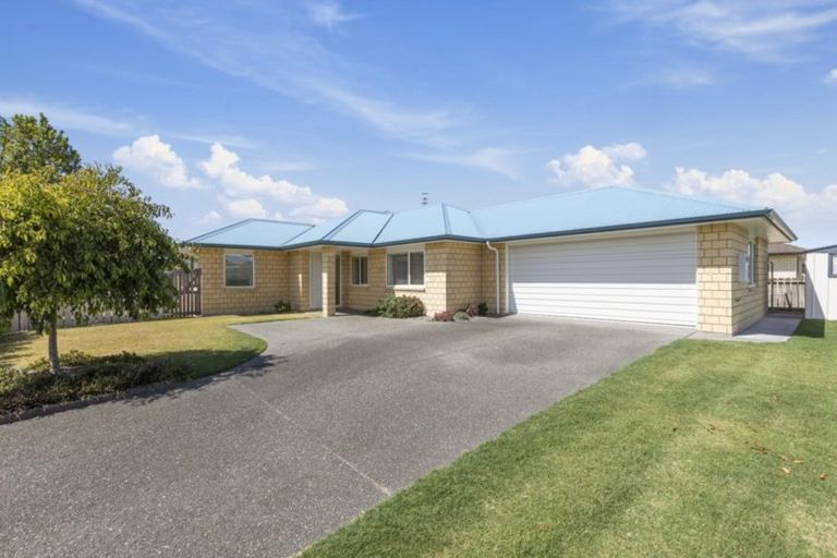 Photo of property in 4 Annandale Drive, Pyes Pa, Tauranga, 3112