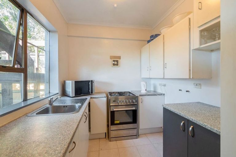 Photo of property in 40 Akoranga Drive, Northcote, Auckland, 0627