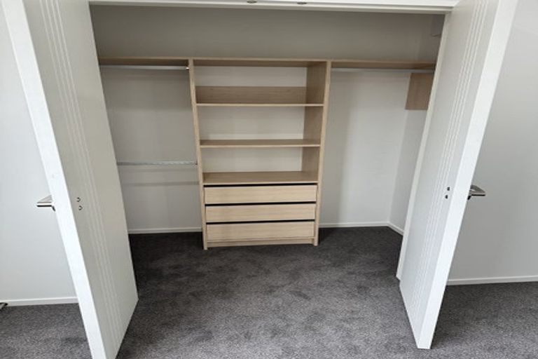 Photo of property in 2/77 Glenmore Road, Sunnyhills, Auckland, 2010