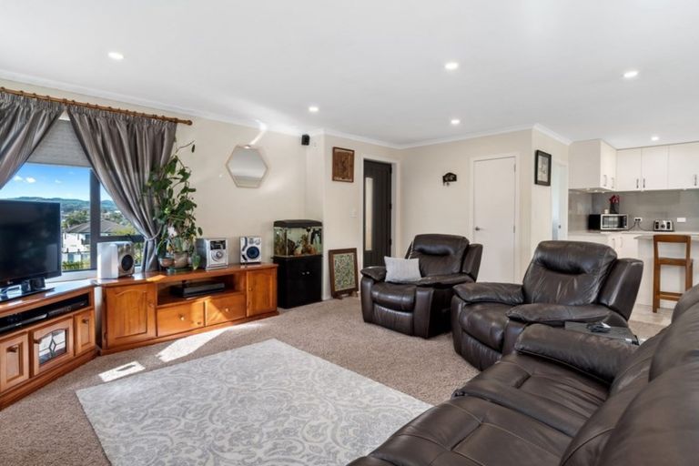 Photo of property in 11 Dumfries Place, Pyes Pa, Tauranga, 3112