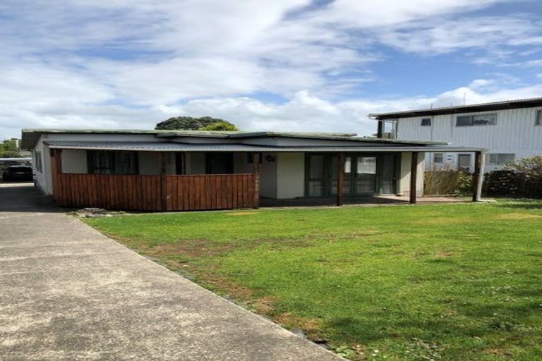 Photo of property in 9 Greers Road, Weymouth, Auckland, 2103