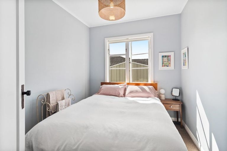 Photo of property in 15 Alberta Street, Point Chevalier, Auckland, 1022