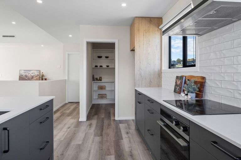 Photo of property in 60 Kirimoko Crescent, Wanaka, 9305