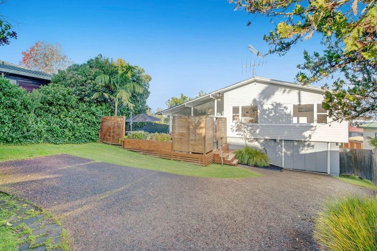 Photo of property in 1/29 Bruce Road, Glenfield, Auckland, 0629