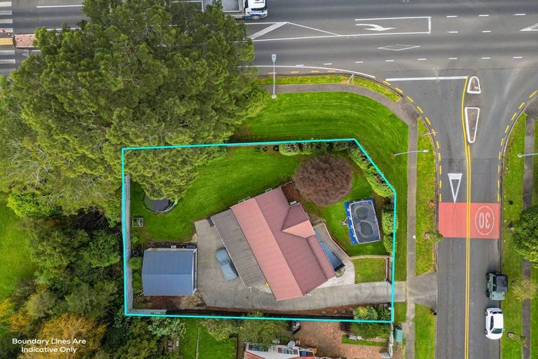 Photo of property in 1 Luanda Drive, Ranui, Auckland, 0612