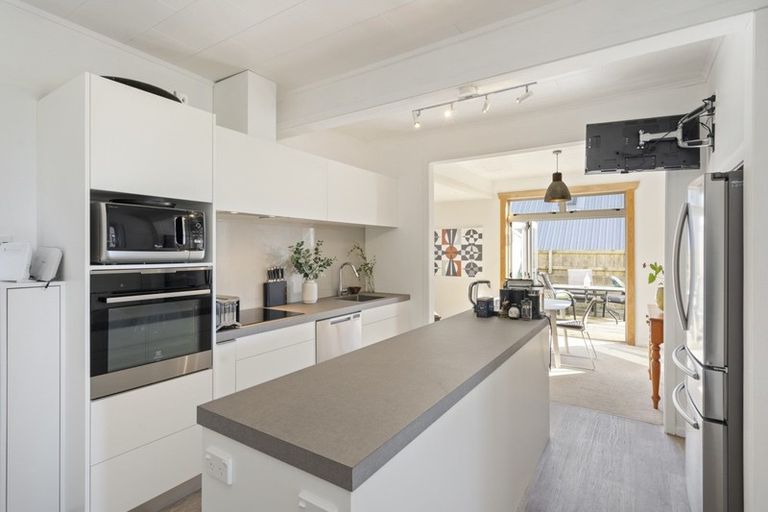 Photo of property in 2 Record Street, Fitzroy, New Plymouth, 4312