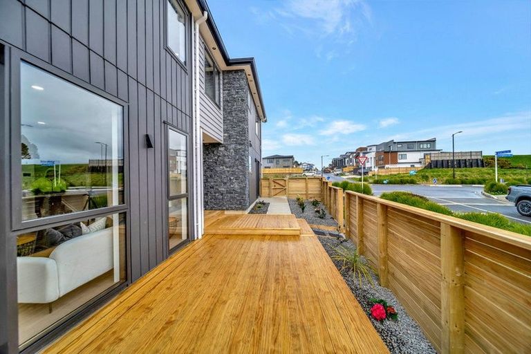 Photo of property in 1 Verdant View Avenue, Flat Bush, Auckland, 2019