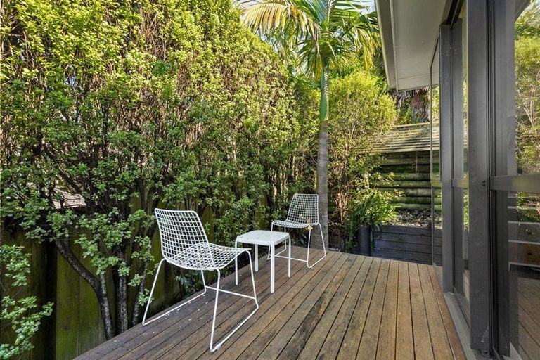 Photo of property in 24 Edgerton Road, Te Atatu Peninsula, Auckland, 0610