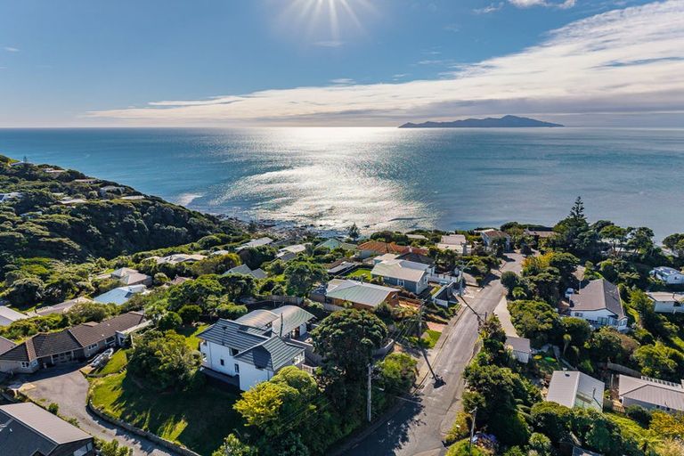 Photo of property in 13 Haunui Road, Pukerua Bay, 5026
