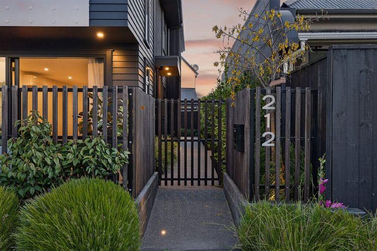 Photo of property in 212 Peterborough Street, Christchurch Central, Christchurch, 8013