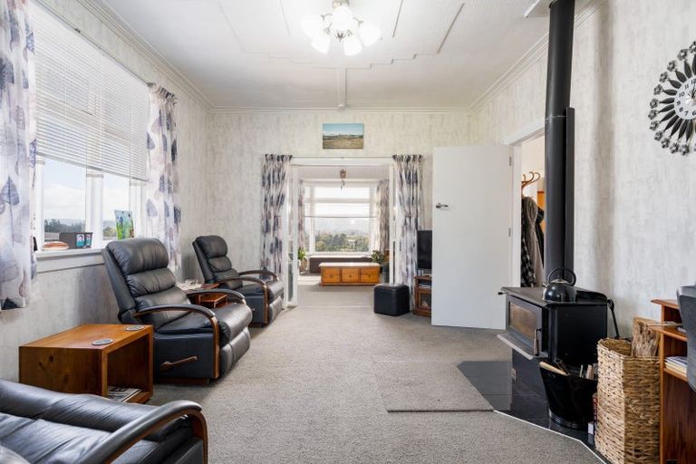 Photo of property in 16 Braeside, Kinmont Park, Mosgiel, 9024