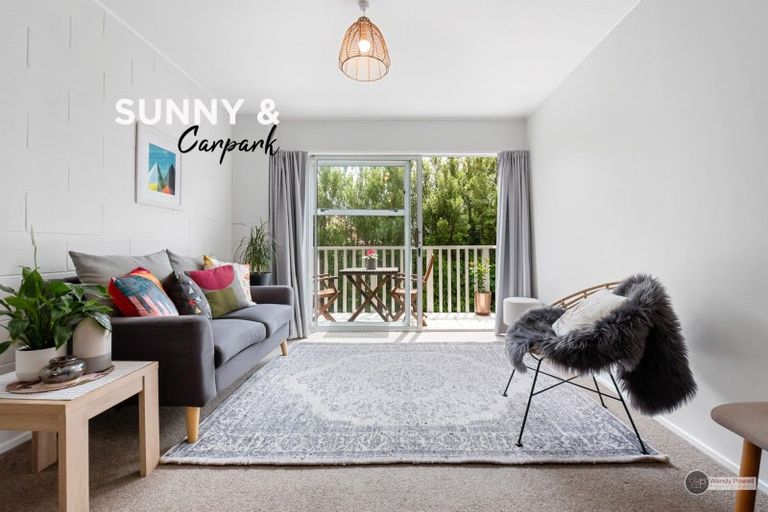 Photo of property in 44i Whites Line West, Woburn, Lower Hutt, 5010