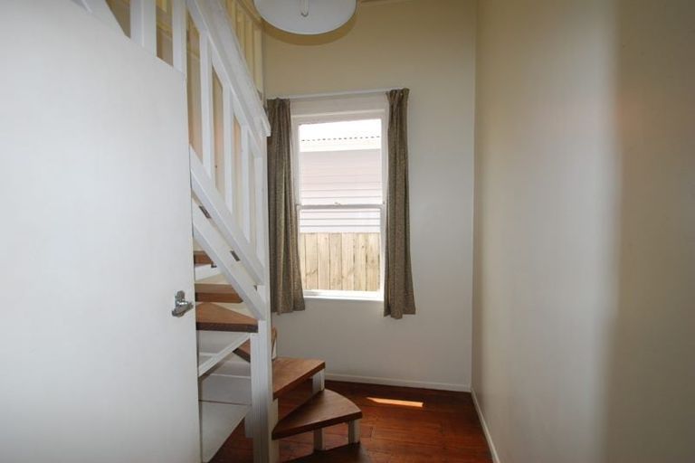 Photo of property in 168 Tasman Street, Mount Cook, Wellington, 6021