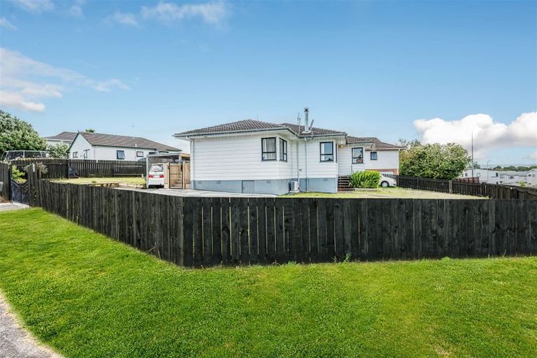 Photo of property in 213 Mahia Road, Wattle Downs, Auckland, 2103