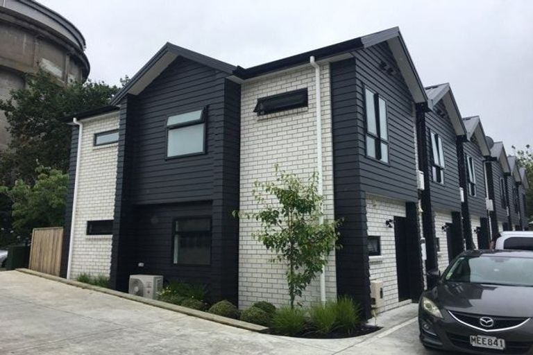 Photo of property in 3/14 Ruakiwi Road, Hamilton Lake, Hamilton, 3204