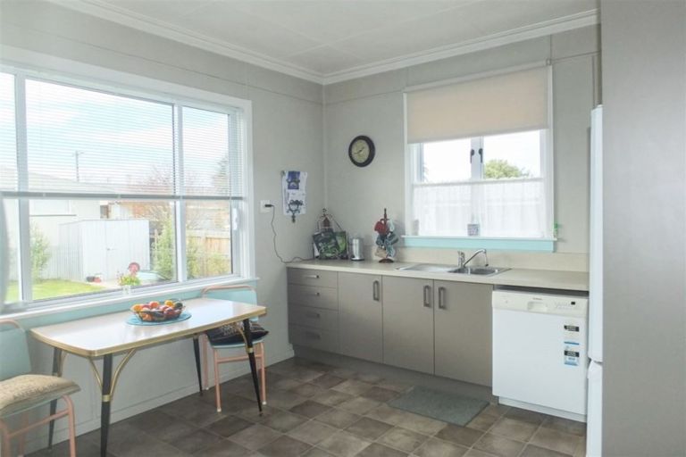 Photo of property in 39 Clyde Street, Oamaru North, Oamaru, 9400