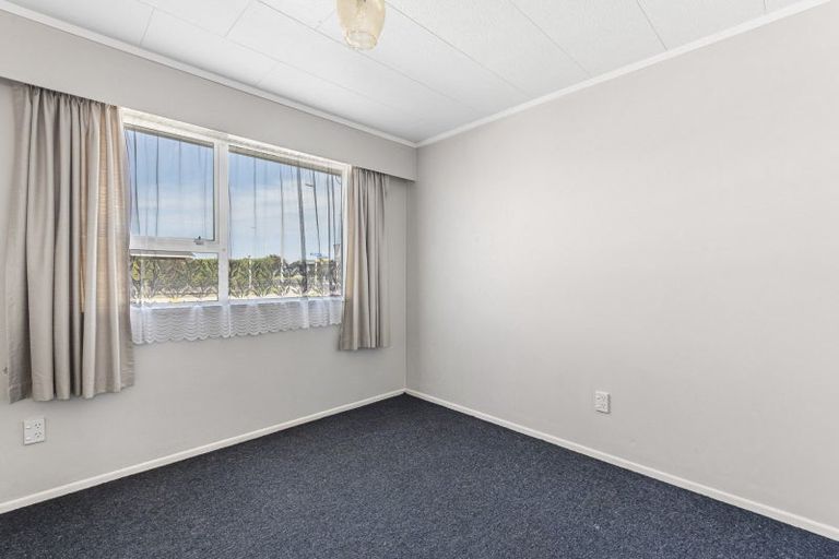 Photo of property in 205 Parklands Avenue, Bell Block, New Plymouth, 4312