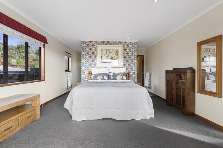 Photo of property in 17 Roger Guy Place, Welcome Bay, Tauranga, 3175