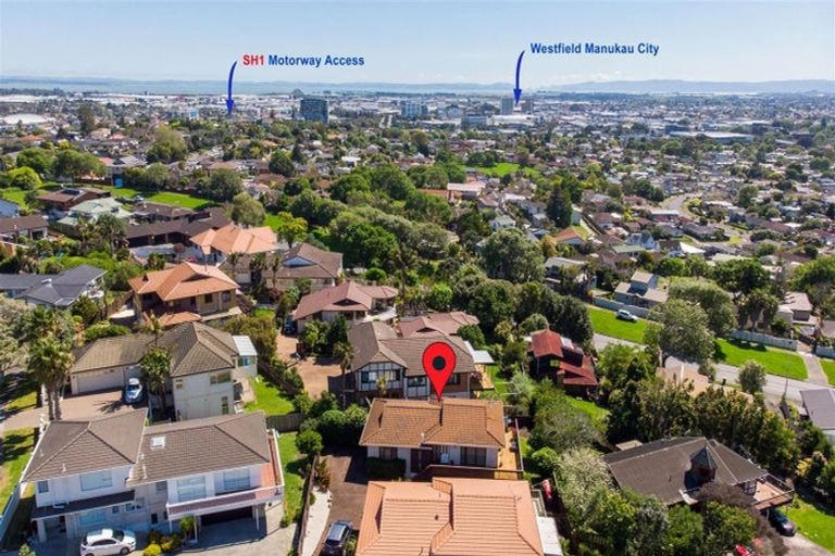 Photo of property in 2/27 Santa Monica Place, Goodwood Heights, Auckland, 2105