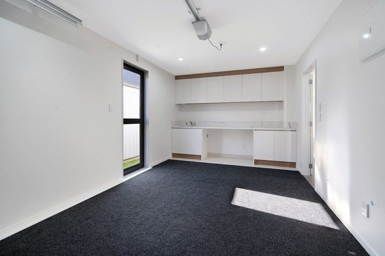 Photo of property in 52 Horokaka Street, Massey, 0614