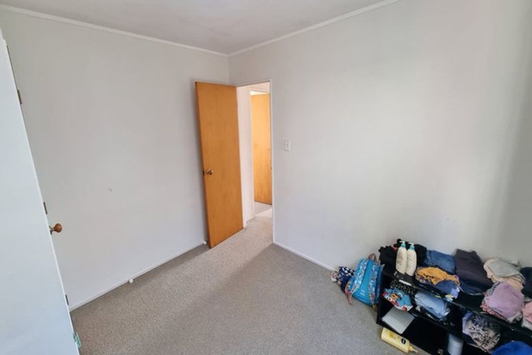 Photo of property in 1/69 Trias Road, Totara Vale, Auckland, 0629