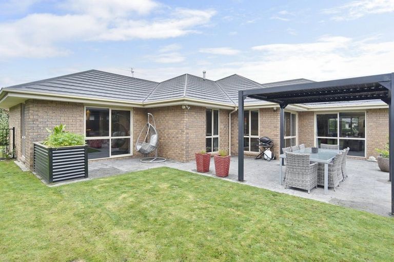 Photo of property in 11 Springside Place, Redwood, Christchurch, 8051