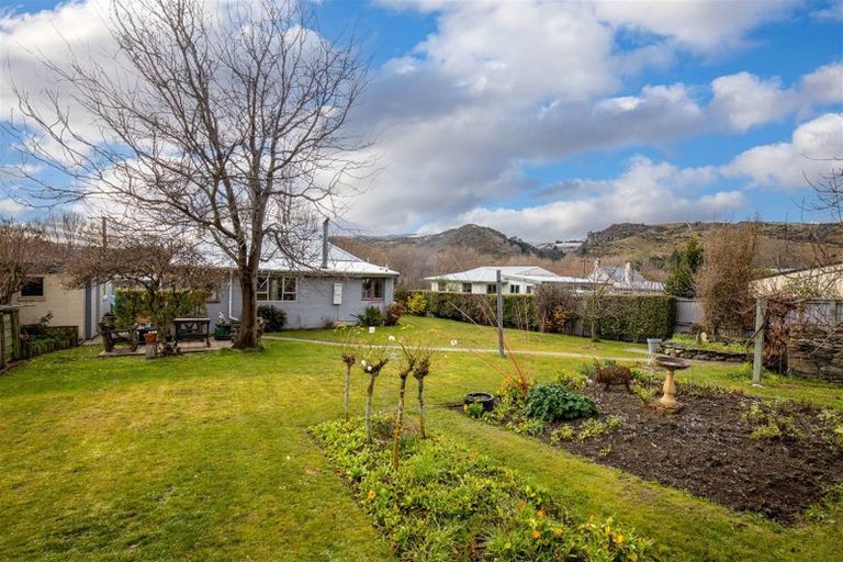 Photo of property in 83 Cheviot Street, Roxburgh, 9500