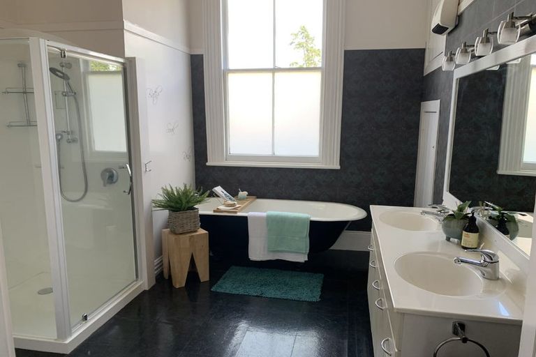 Photo of property in 19 Oxford Street, Marton, 4710