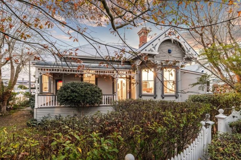 Photo of property in 8 Eton Avenue, Devonport, Auckland, 0624