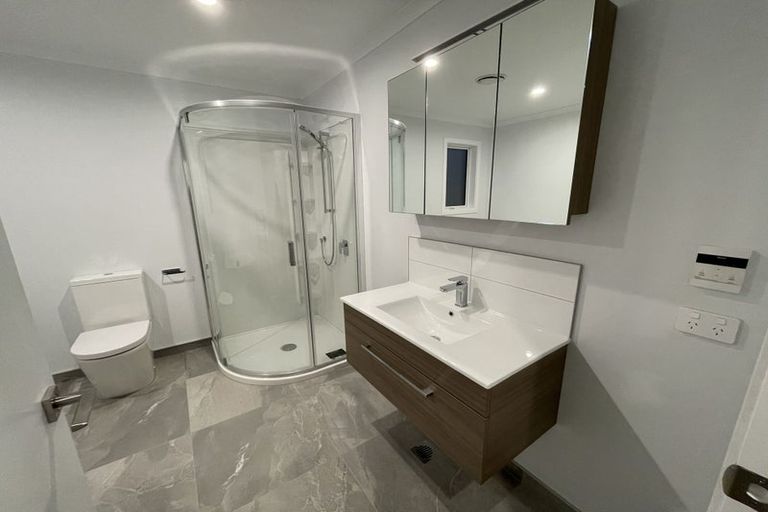 Photo of property in 16 Koreke Close, Kenepuru, Porirua, 5022