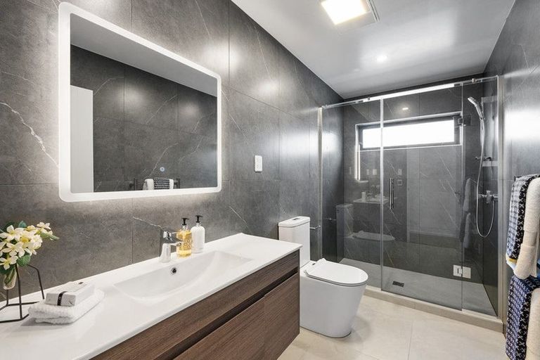 Photo of property in 10c Egret Court, Unsworth Heights, 0632