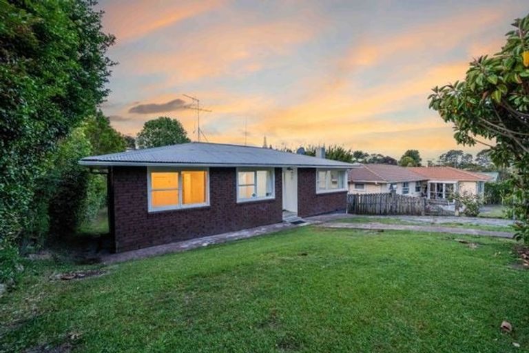 Photo of property in 6 Kirby Street, Glendene, Auckland, 0602