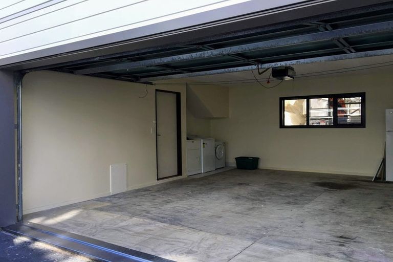 Photo of property in 240 The Terrace, Wellington Central, Wellington, 6011