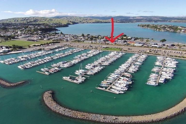 Photo of property in 12 Marina View, Paremata, Porirua, 5026