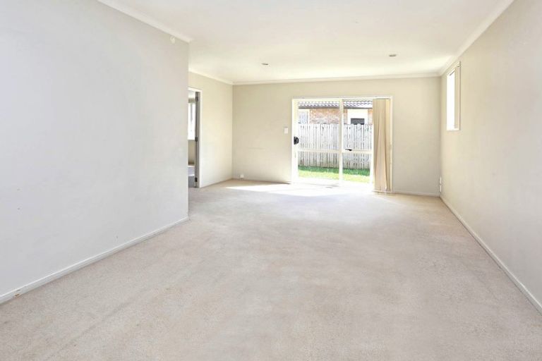 Photo of property in 23 Duckworth Road, Papakura, 2110
