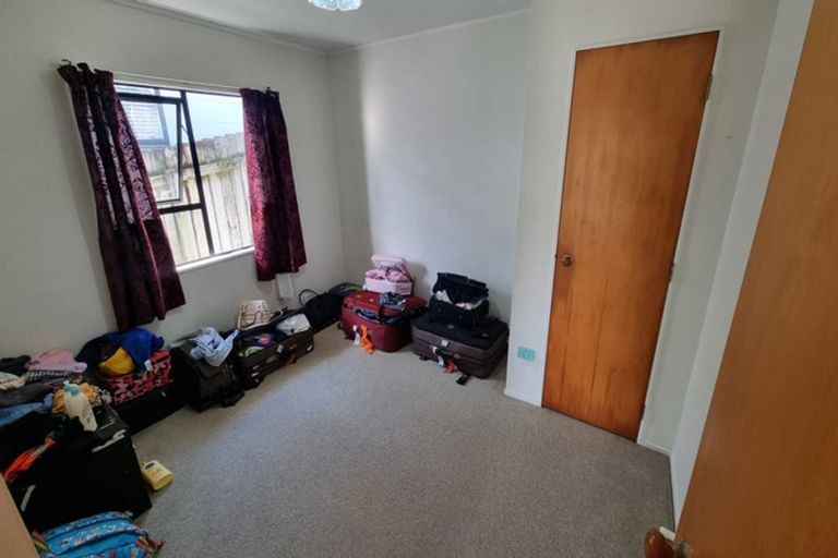 Photo of property in 1/69 Trias Road, Totara Vale, Auckland, 0629