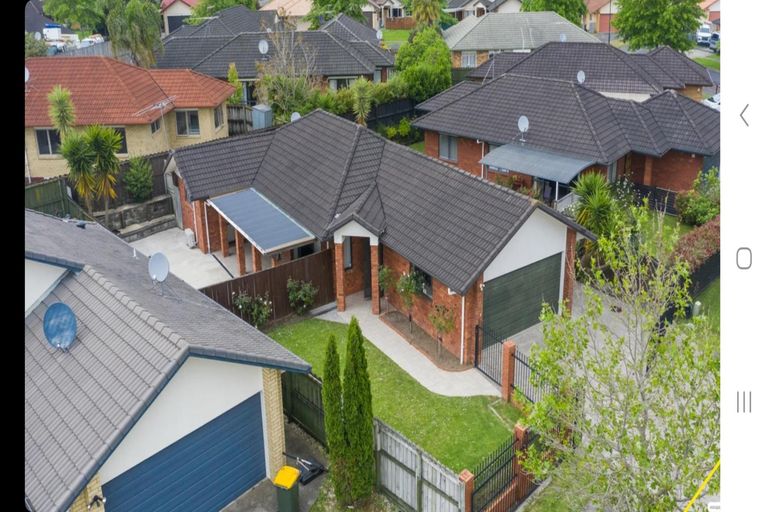 Photo of property in 8 Carisbrook Crescent, Papakura, 2110