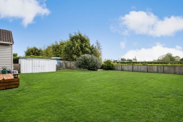 Photo of property in 12 Village Way, Ardmore, Papakura, 2582