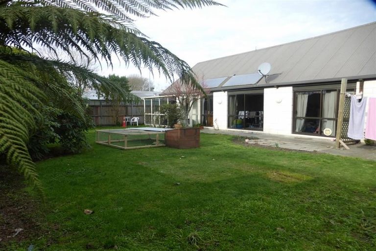 Photo of property in 76b Maidstone Road, Ilam, Christchurch, 8041