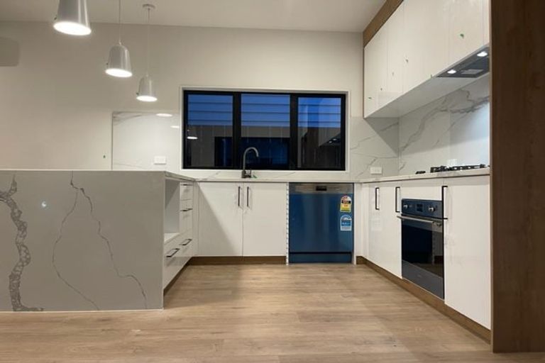 Photo of property in 20e South Street, Papakura, 2110