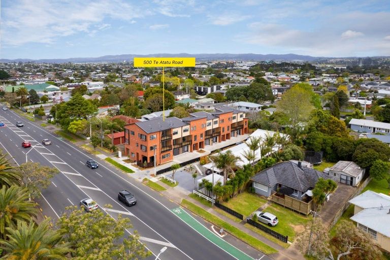 Photo of property in 3/500 Te Atatu Road, Te Atatu Peninsula, Auckland, 0610