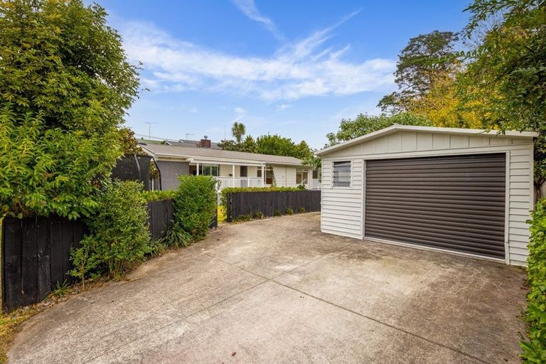 Photo of property in 26 Lauderdale Road, Birkdale, Auckland, 0626