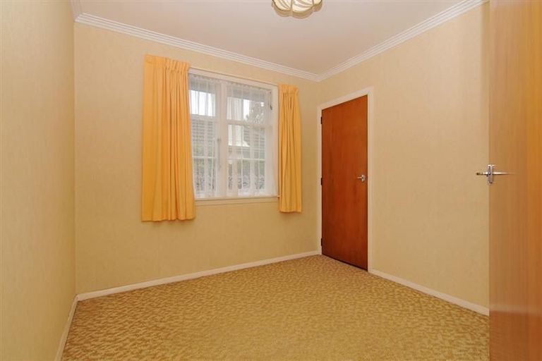 Photo of property in 16 Charles Street, Clouston Park, Upper Hutt, 5018