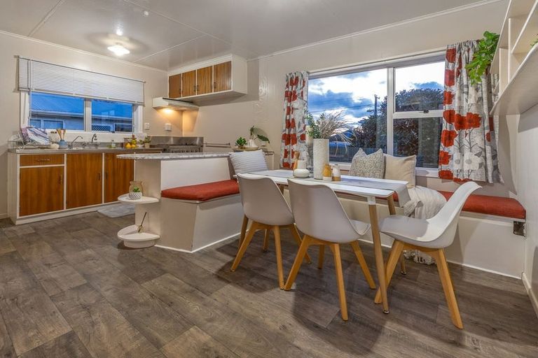 Photo of property in 52a Winchester Street, Levin, 5510