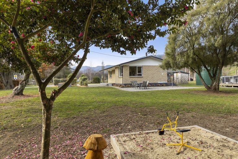 Photo of property in 1112 Queen Charlotte Drive, Linkwater, Picton, 7281